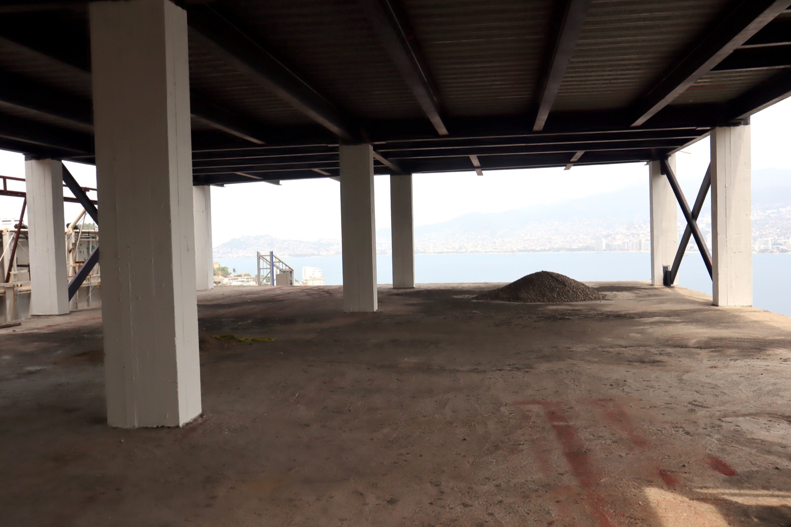 Nivel 2 · interior en obra · vista bahía